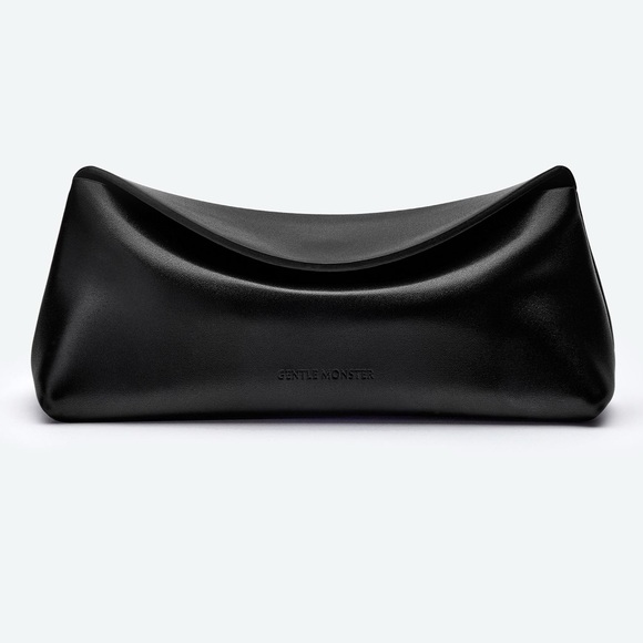 GENTLE MONSTER Black Sunglasses - Picture 16 of 16